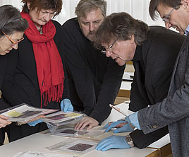 Alfred Böschl (2. v. re. ) bei der Jurysitzung des Kunst.Preises, 09. März 2020. Foto: Uwe Moosburger